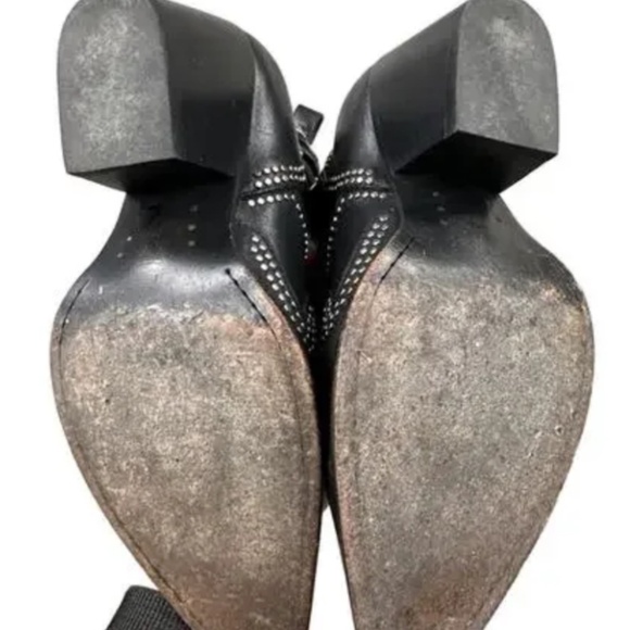 Thursday Boot - Icon Leather Western Boot in Black - Picture 8 of 12